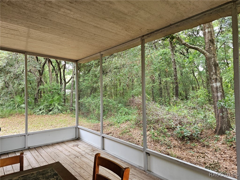 6369 W Country Club Drive, Homosassa, Florida image 11