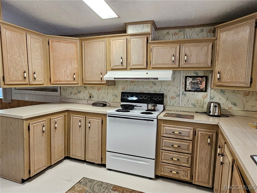 6369 W Country Club Drive, Homosassa, Florida image 2