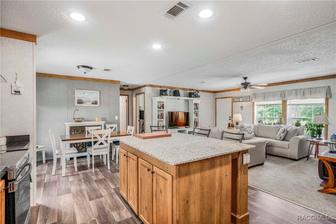 Chiefland, Florida 32626, United States, 3 Bedrooms Bedrooms, ,2 BathroomsBathrooms,Residential,Active,167061