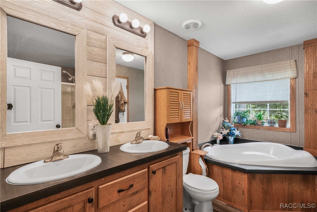 Chiefland, Florida 32626, United States, 3 Bedrooms Bedrooms, ,2 BathroomsBathrooms,Residential,Active,167061