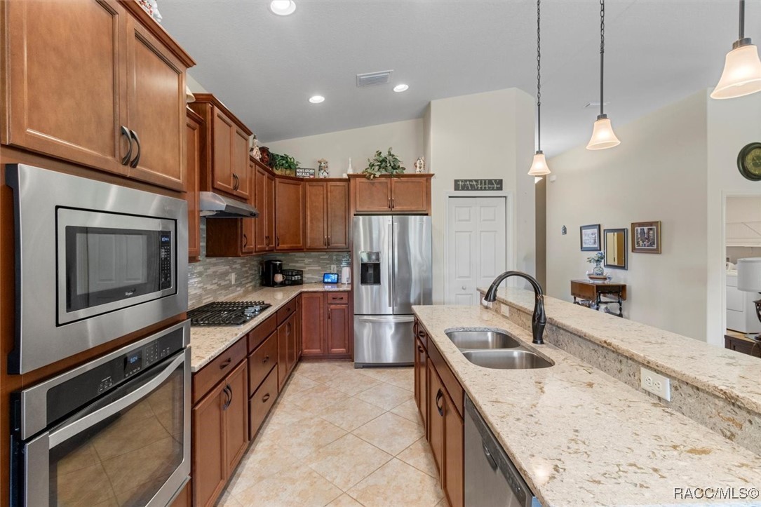 2403 N Brentwood Circle