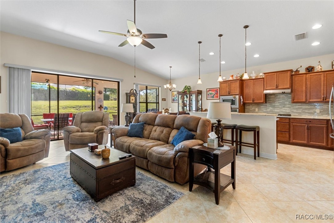 2403 N Brentwood Circle