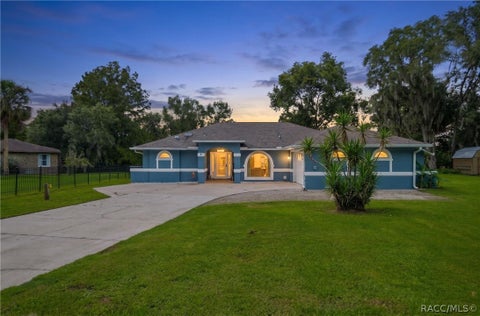 Homes For Sale - 9570 E Tsala Apopka Drive<br/> Citrus County, Floral City, FL 34436