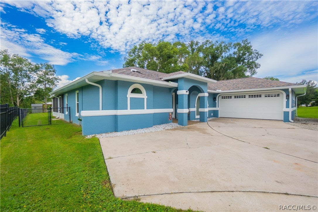 9570 E Tsala Apopka Drive