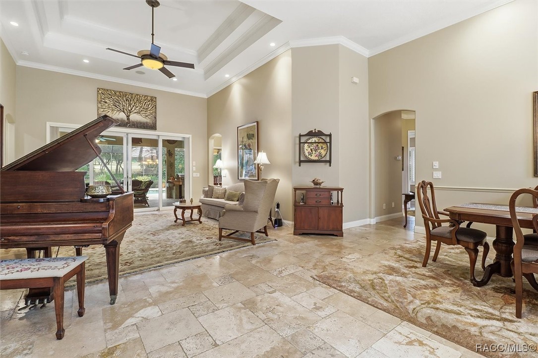 2723 N Crosswater Path