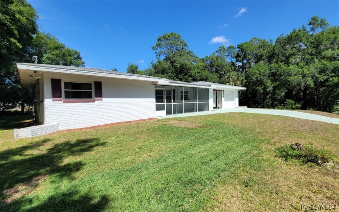 3754 S Diamond Avenue, Inverness, Florida image 2