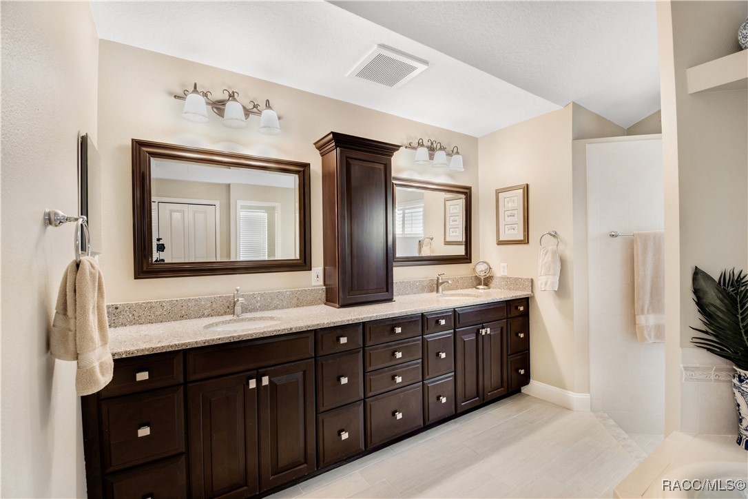 3428 N Bravo Drive, Beverly Hills, New York image 27