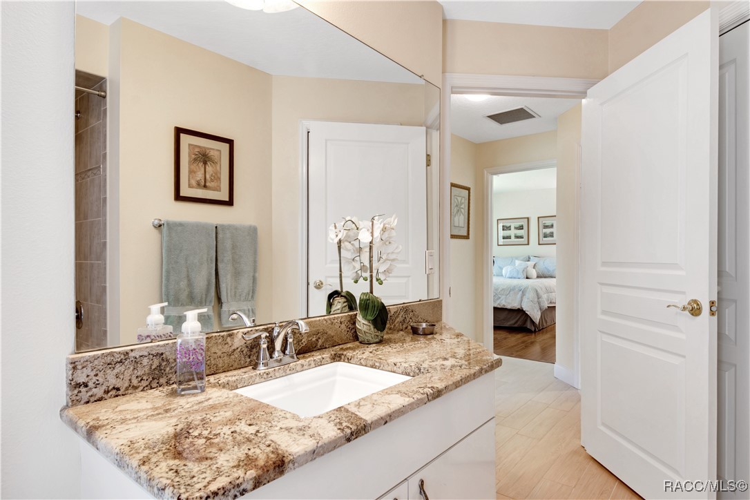 3428 N Bravo Drive, Beverly Hills, New York image 34