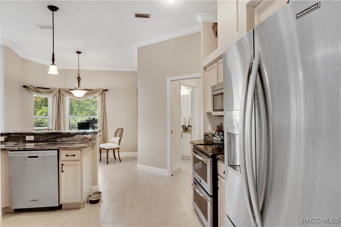 3428 N Bravo Drive, Beverly Hills, New York image 15
