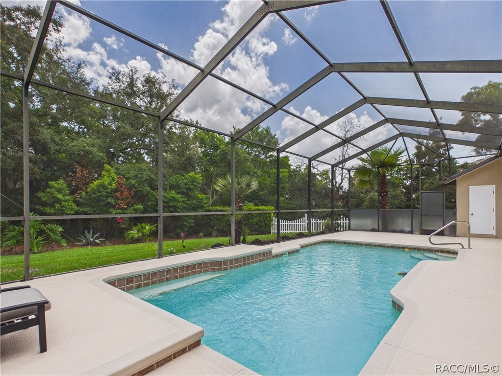 23 Black Willow Court N