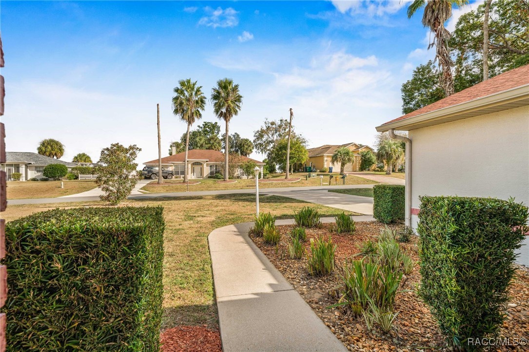 1438 N Foxrun Terrace