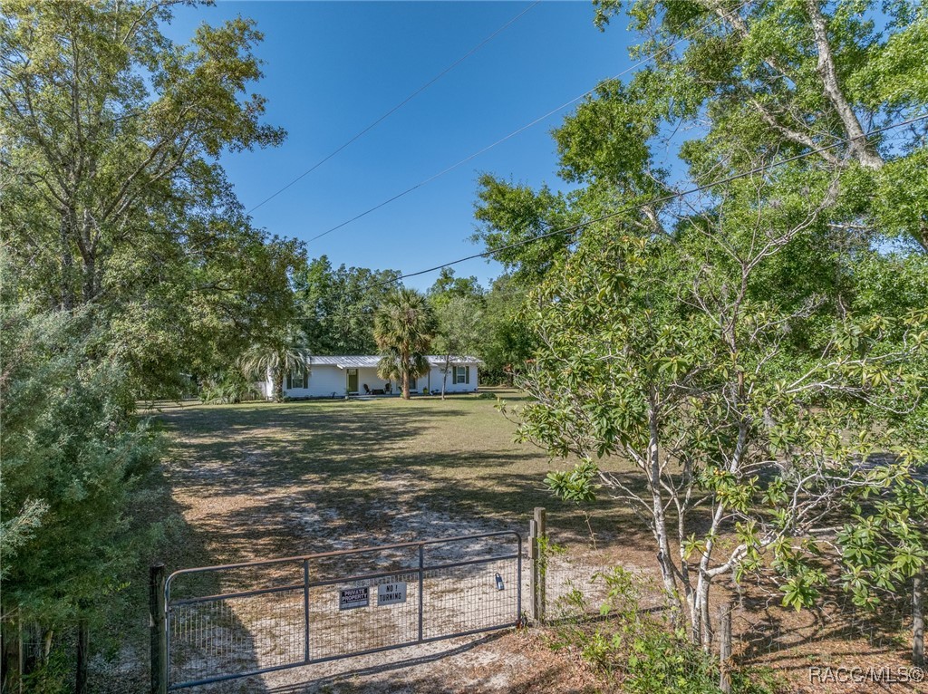 1500 W Jackson Hill Court, Lecanto, Florida image 1