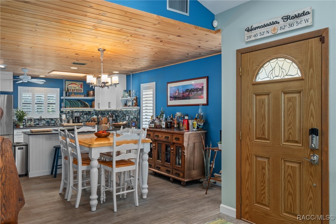 5248 S Riverview Circle, Homosassa, New York image 14