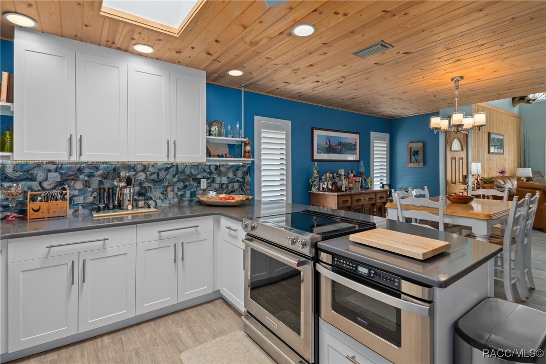 5248 S Riverview Circle, Homosassa, New York image 19