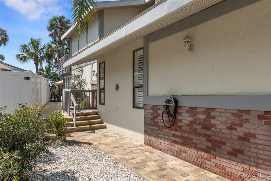5248 S Riverview Circle, Homosassa, New York image 6