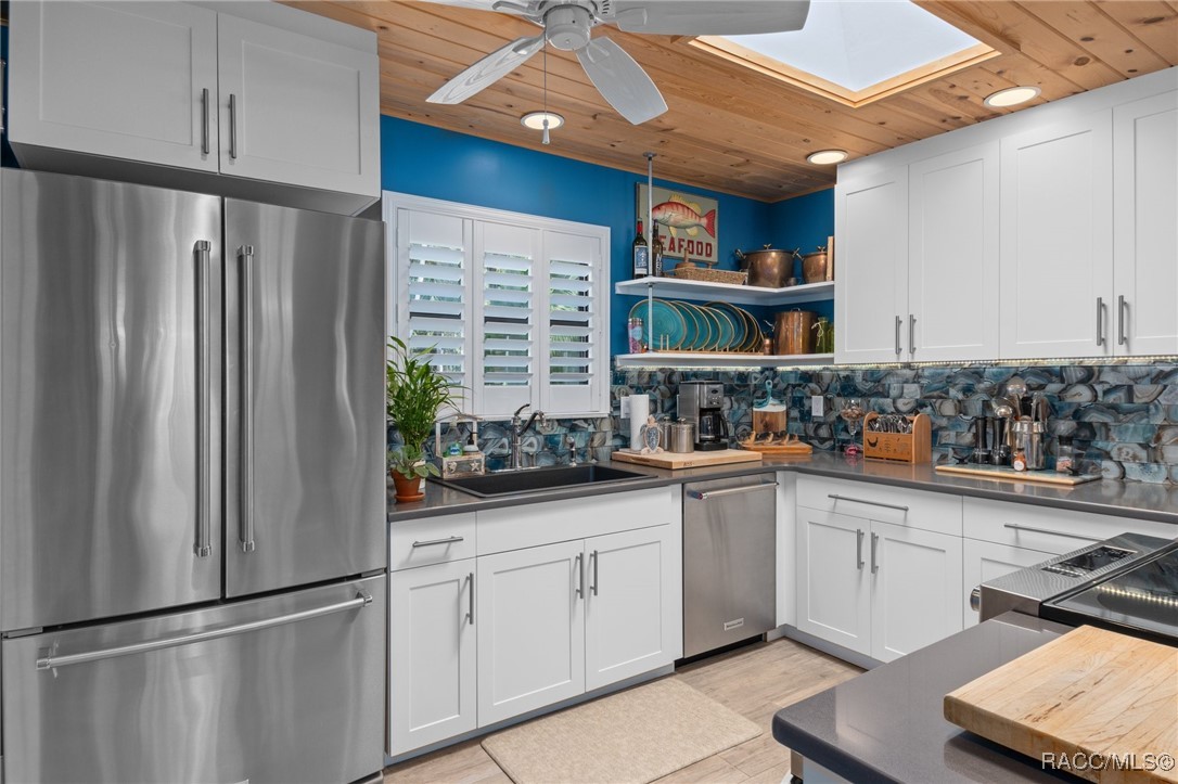5248 S Riverview Circle, Homosassa, New York image 18