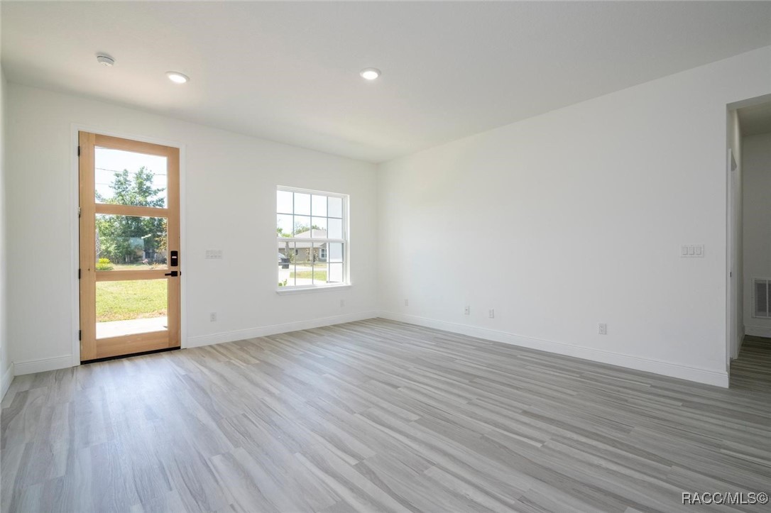 3520 W Webster Place, Citrus Springs, Florida image 25