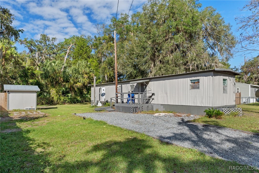 22 Pine Street, Inglis, Florida image 1