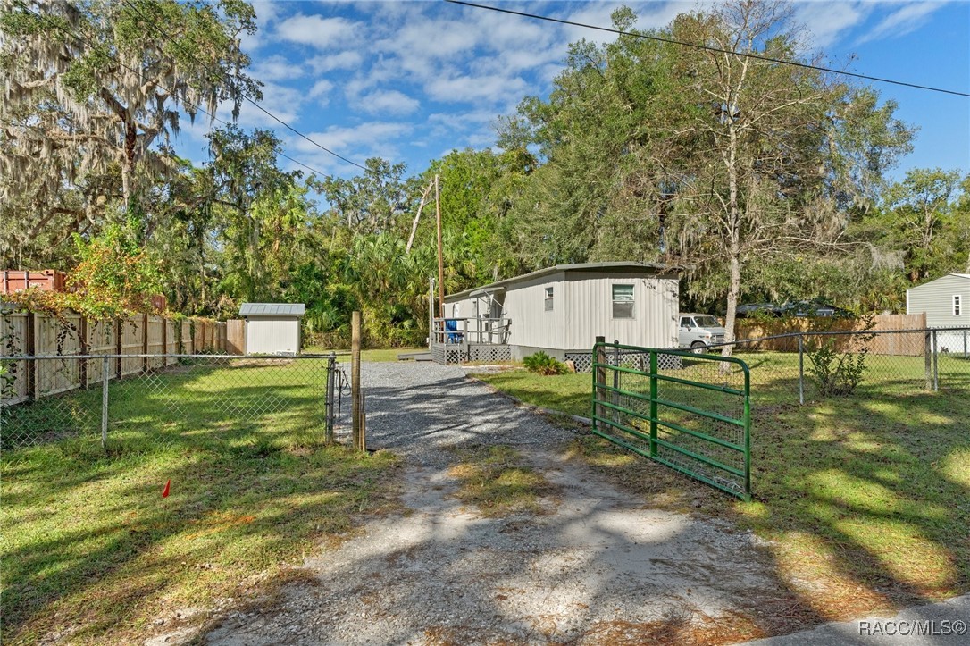 22 Pine Street, Inglis, Florida image 3