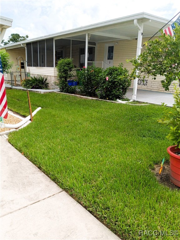 37639 Newport Drive, Zephyrhills, Florida image 2