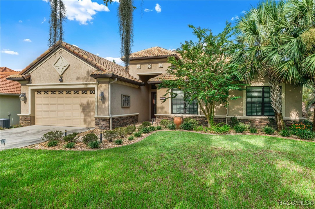 1462 N Ridge Meadow Path