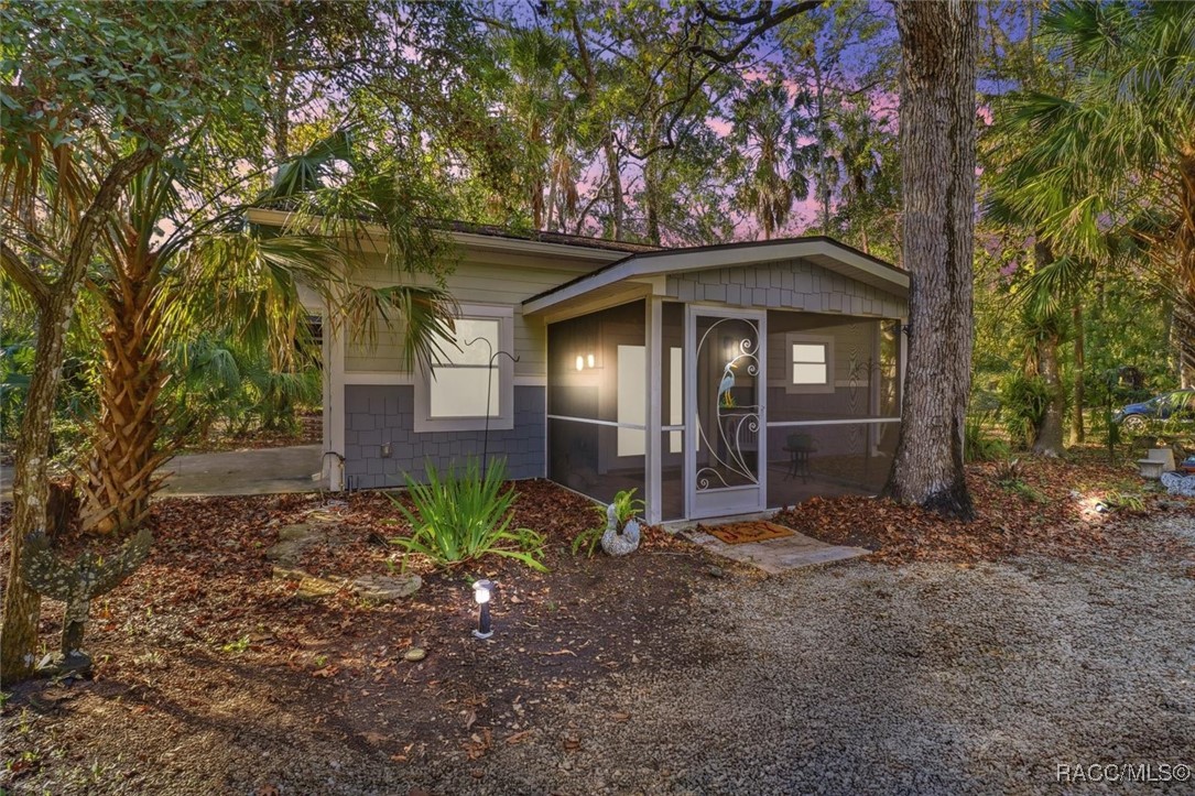 398 S Winterset Avenue