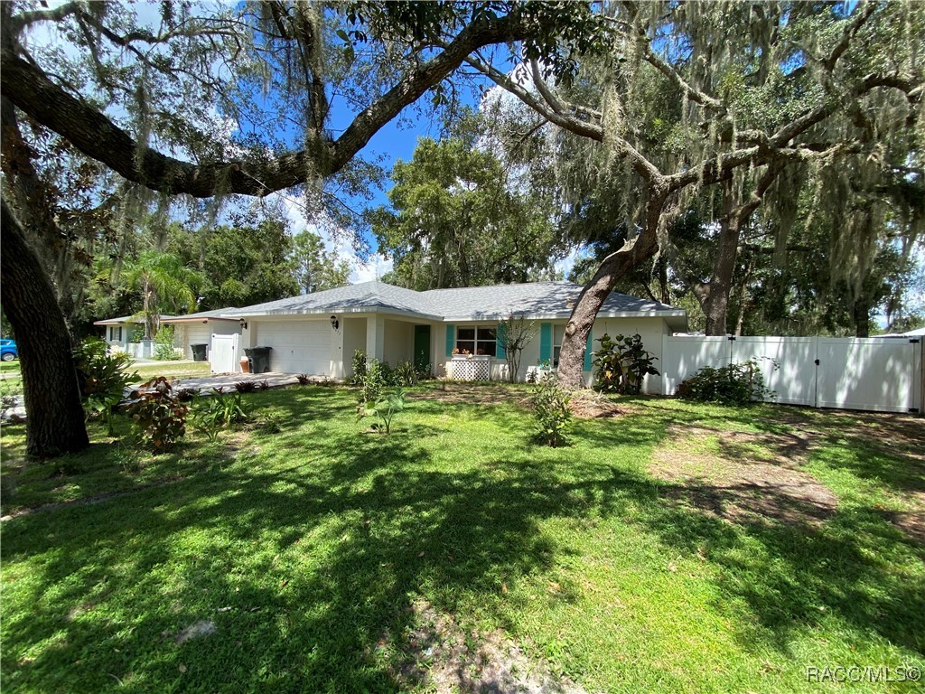 10077 E Lake Estates Drive, Inverness, Florida image 3