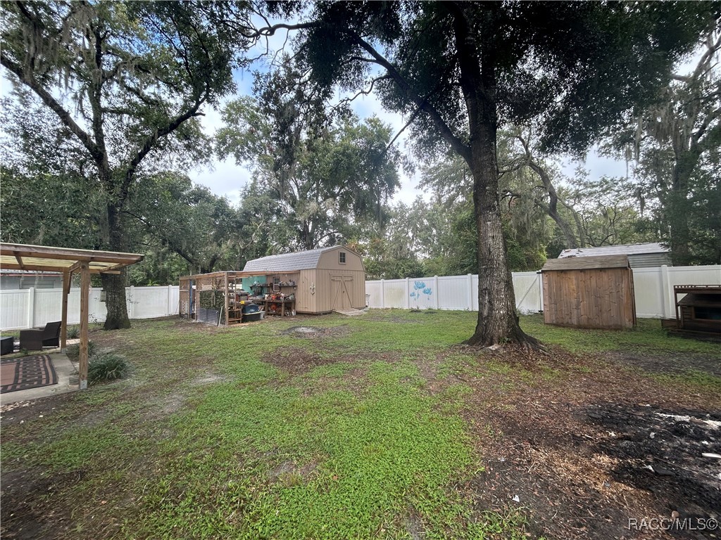 10077 E Lake Estates Drive, Inverness, Florida image 21