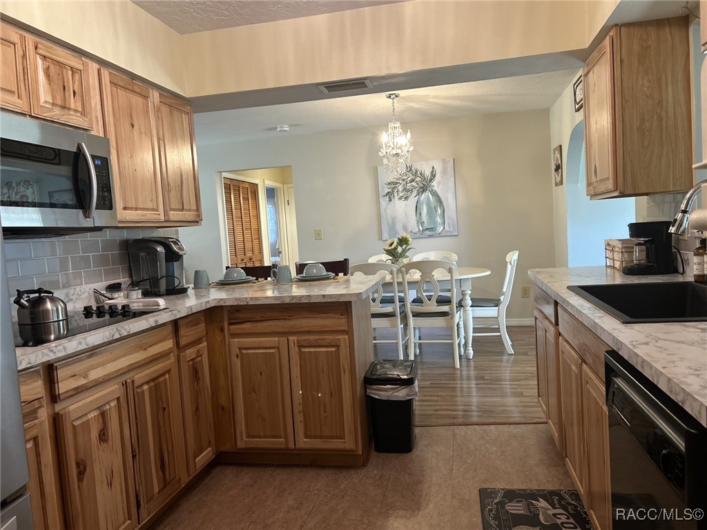 9402 E Southgate Drive, Inverness, New York image 19