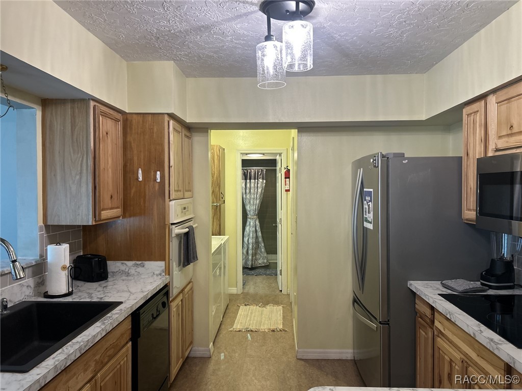 9402 E Southgate Drive, Inverness, New York image 26
