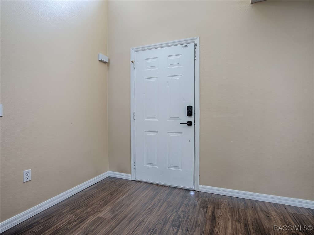 1467 W Pringle Place