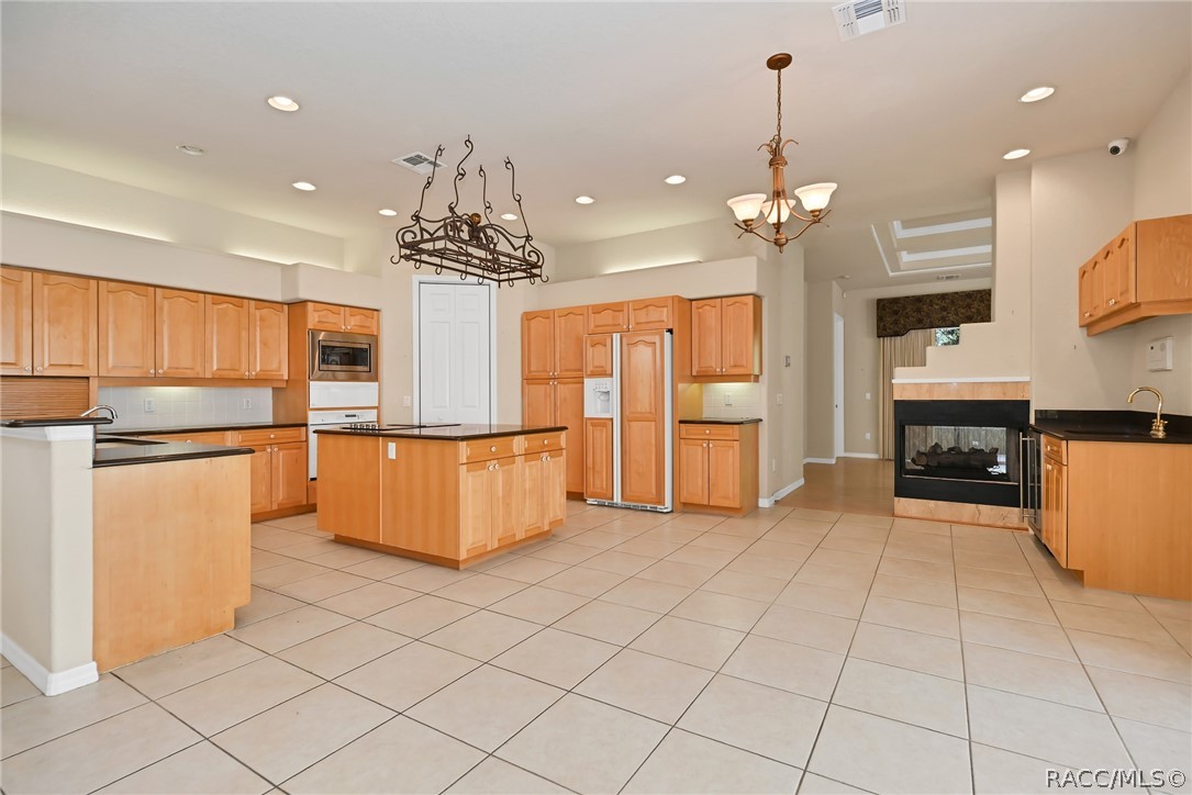 2536 W Aleuts Drive