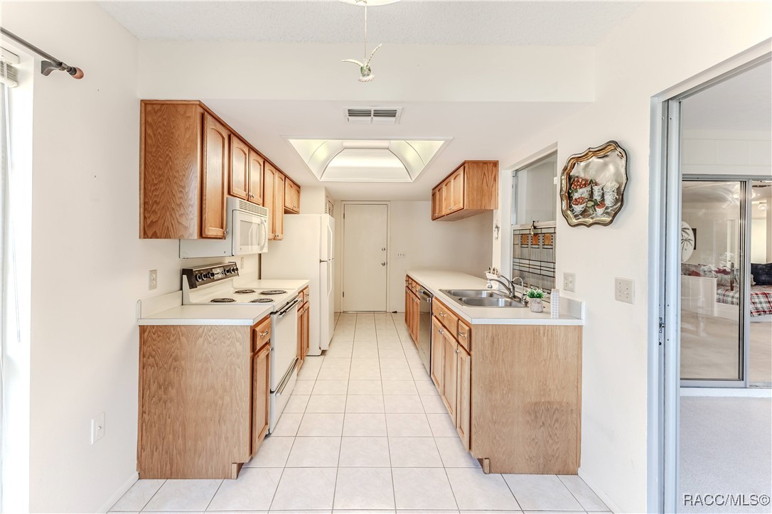 6172 Prestwick Court, Spring Hill, New York image 16