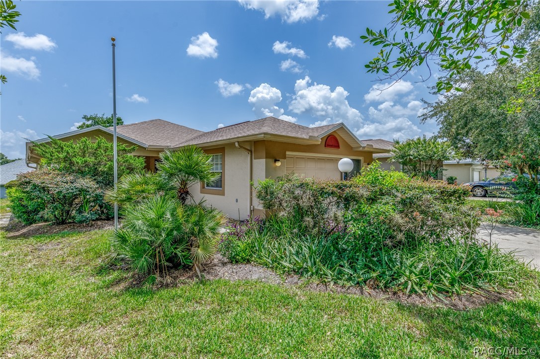 2245 N Brentwood Circle, Lecanto, Florida image 3