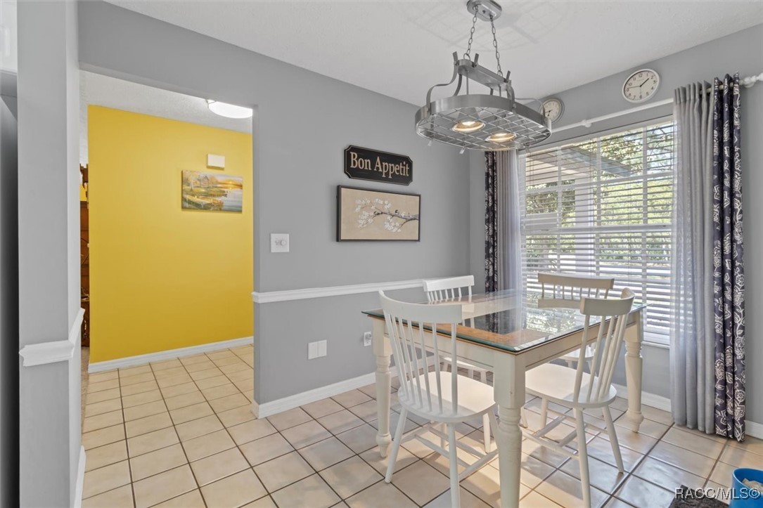 5531 N Mallows Circle, Beverly Hills, New York image 11
