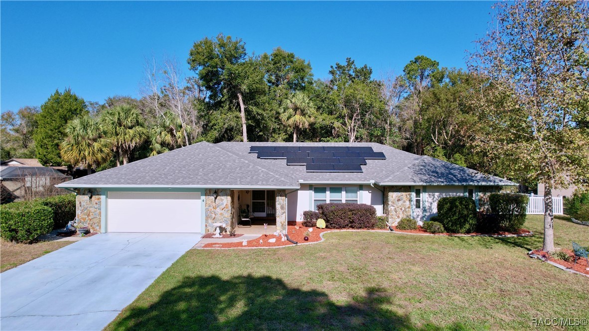 4 HEMLOCK Court E