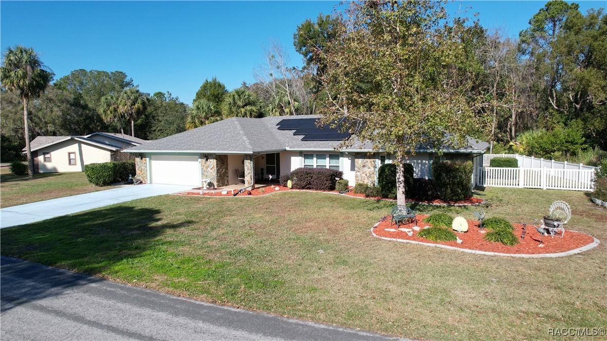 4 HEMLOCK Court E