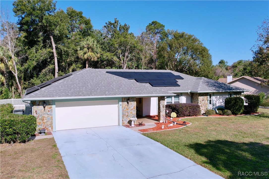 4 HEMLOCK Court E