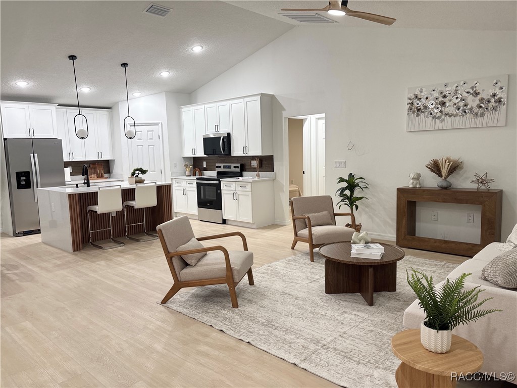 9305 N Cortlandt Drive