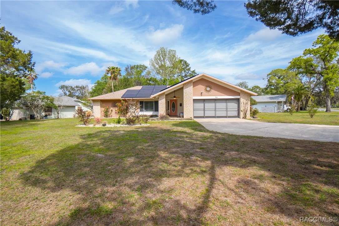 70 Douglas Street, Homosassa, Florida image 1