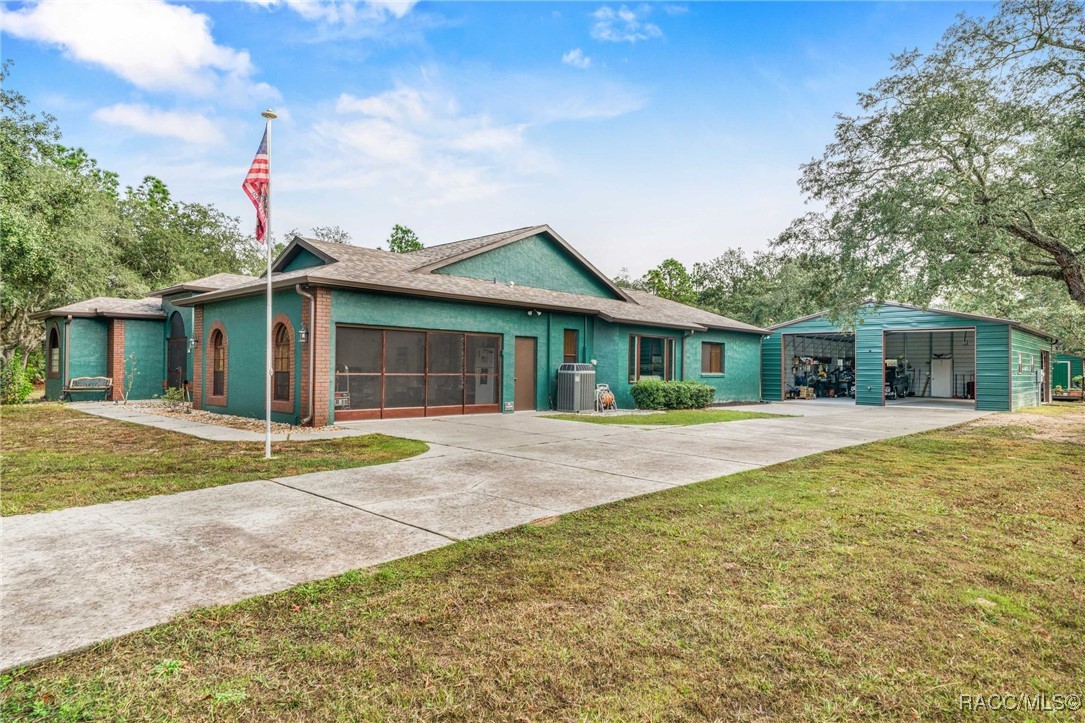 4427 N Butternut Avenue