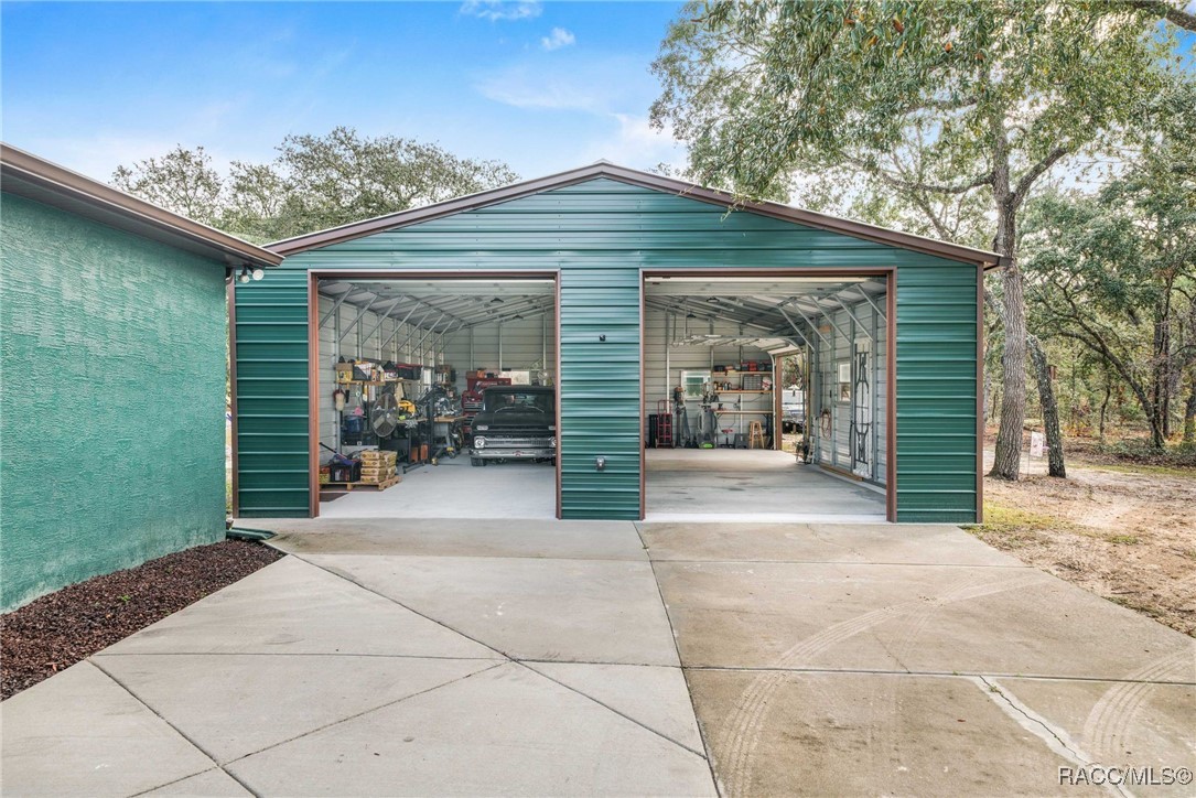 4427 N Butternut Avenue