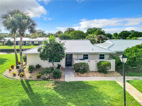 Condo For Sale - 11592 W Kingfisher Court<br/> Crystal River, FL 34429