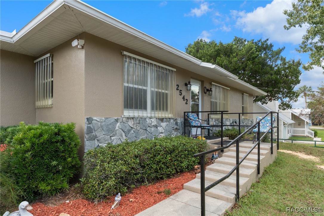 2542 N Regatta Point, Crystal River, Florida image 2