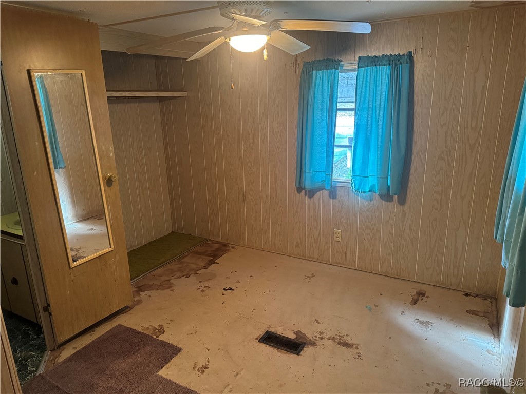 5169 S Castlelake Avenue