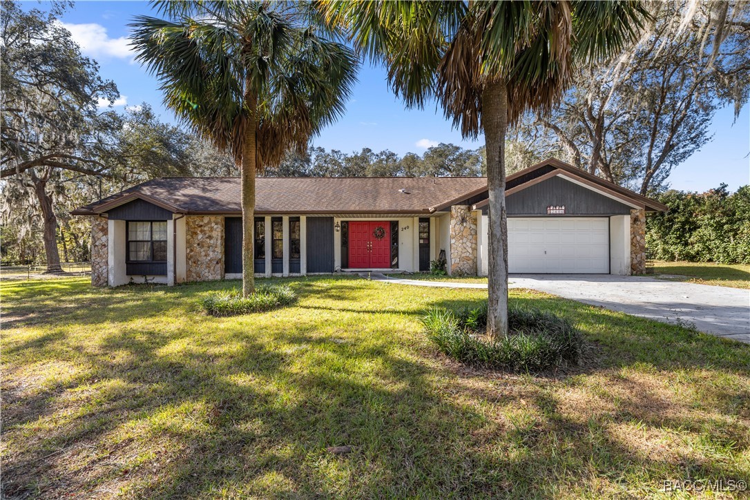 240 N Manor Way, Lecanto, Florida image 2