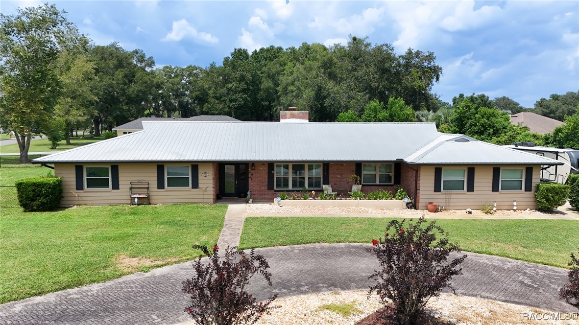 3022 S Circle Drive, Inverness, Florida image 1