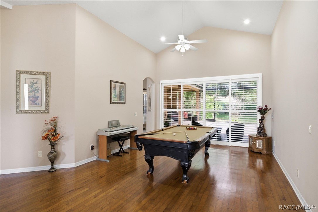 1038 W Rollingwood Court
