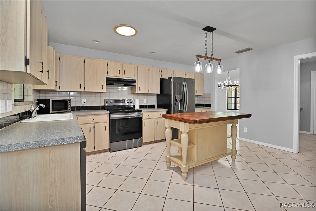 5621 N Flagstaff Avenue