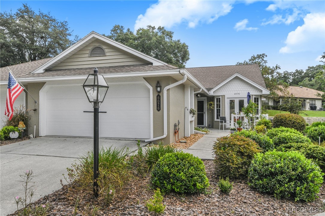 6076 W Fairhope Court, Crystal River, Florida image 1